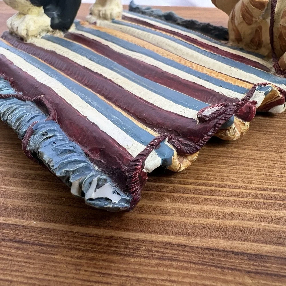 Vintage Figi Graphics 1996 Cats on Rug Figurine Removable Basket Resin